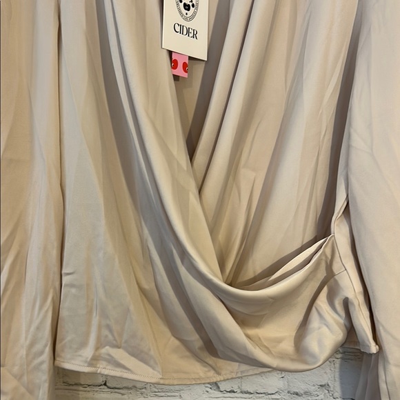 Cider Chic Beige Drape Top NWT - Picture 3 of 8
